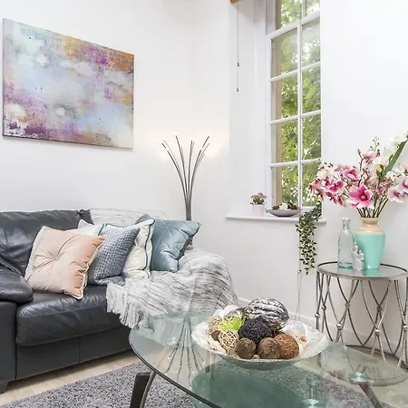 Flat 12, Clare Street * بريستول