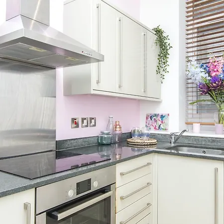 Flat 12, Clare Street * بريستول