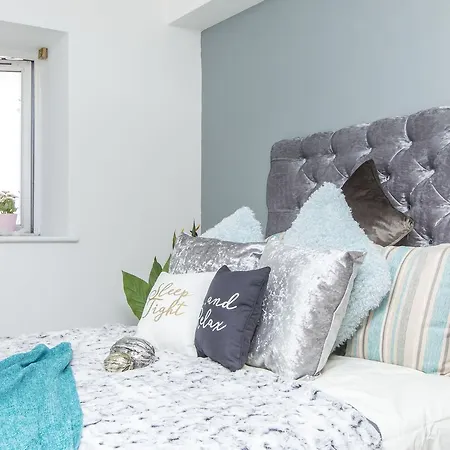 Flat 12, Clare Street *