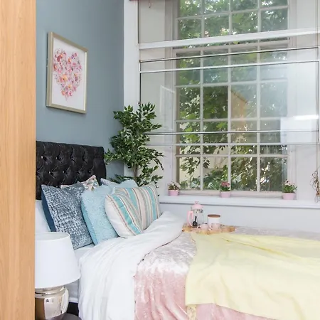 Flat 12, Clare Street * Bristol